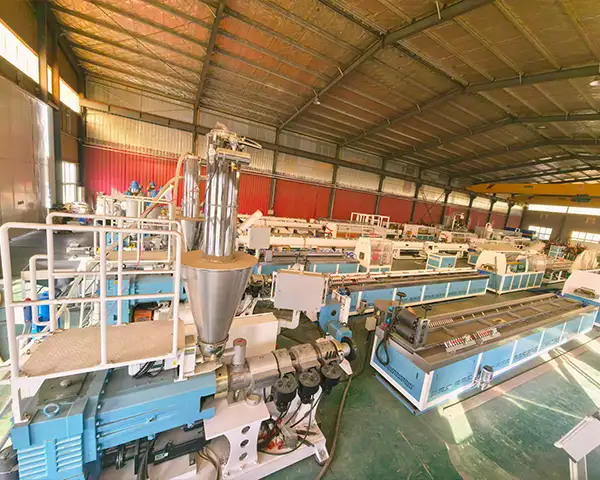 Máquinas plásticas Co. de Qingdao Yongte, Ltd.