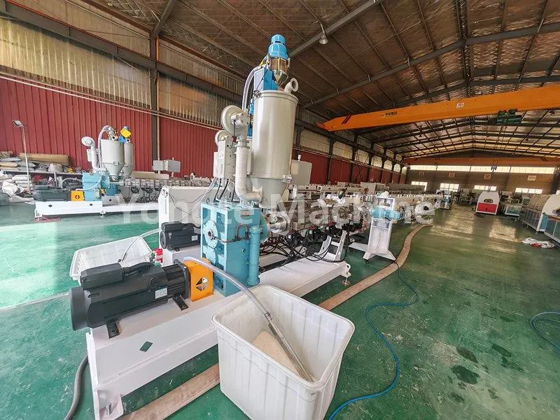 A linha de extrusão de tubo de três camadas PPR de 16-63 mm da Yongte para clientes argelinos concluiu com sucesso o comissionamento e aceitação