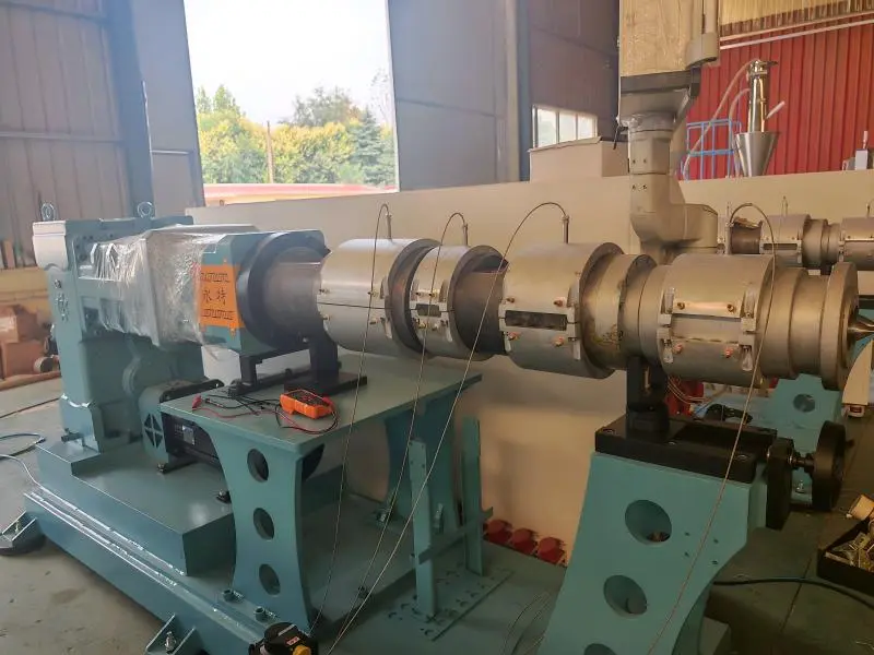 Conexão de flange para parafuso e caixa de engrenagens de extrusora de rosca dupla cônica