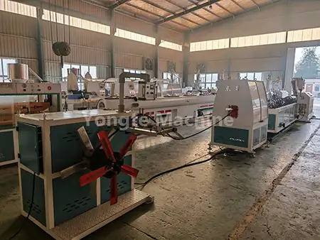 Máquina para tubos de espuma