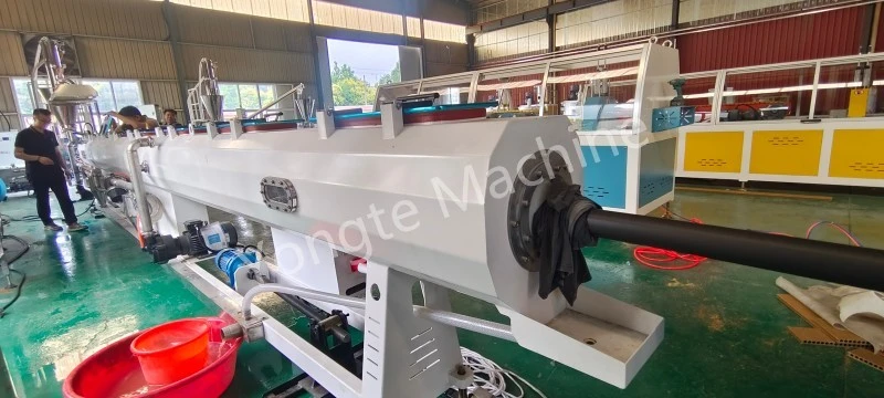 Máquina para fabricar tubos PE modificados com grafeno para cliente na China