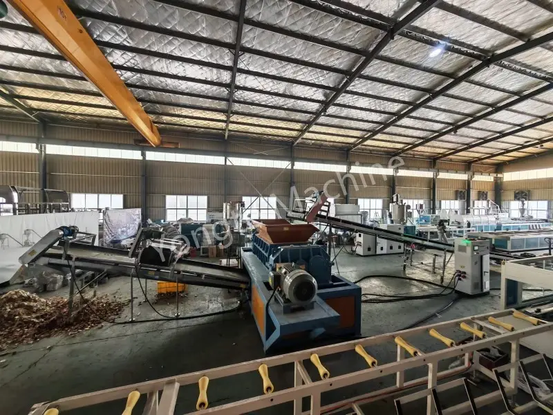 Planta de reciclagem de paletes de madeira no Kuwait