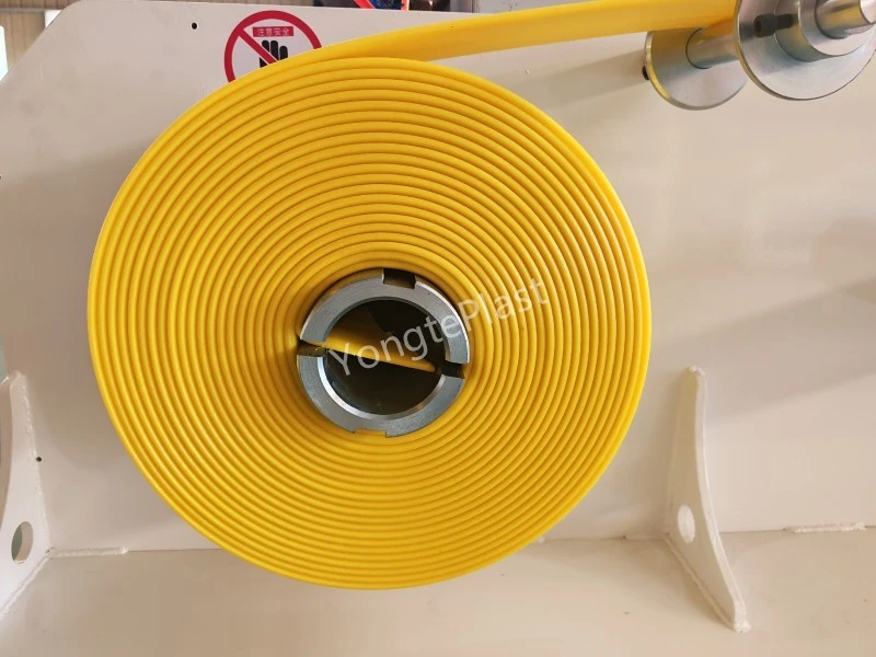 Máquina para fabricar bobinas de folha PE