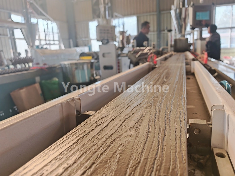 Máquina de compósitos têxteis para plástico e resíduos