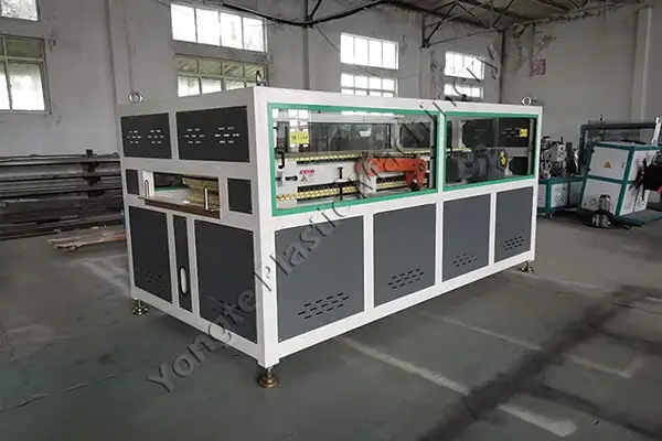 Máquina russa para fazer portas WPC